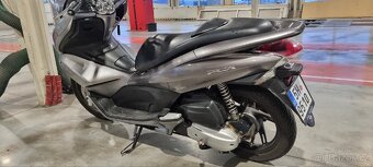 Skútr Honda 125PCX - 5