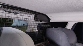 Originální kovová mříž zavazadlového prostoru - 5