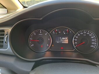 Kia Carens - 5