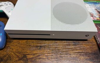 Xbox One S 500GB +2x OVL+3x HRA - 5