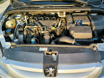 Peugeot 307 SW 2.0 HDI(100kw)7 míst Klima Panorama - 5