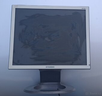 Staré LCD monitory - 5