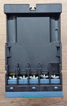 Výkonový stykač Siemens 3RT2015-1BB42, AC-3, 3KW/400V, 1NC - 5