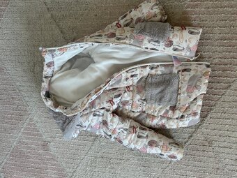 Prodám bílou bundu s motivy zvířátek 134cm 8-9 let - 5