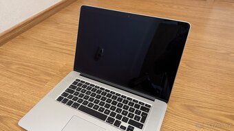 Apple MacBook Pro 15,4", i7, 16GB RAM, 250GB SSD - 5