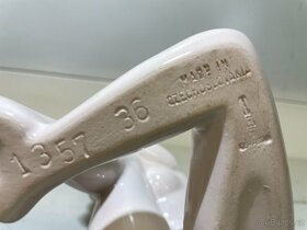 soška akt sedící dívka Keramia - 5