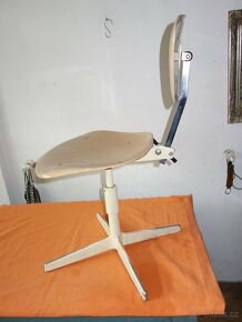 Stará OTOČNÁ židle kov a plast polohovací - 5