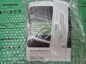 tříbrná Škoda Octavia combi III ochranná lišta - 5
