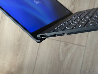 ASUS ZenBook UM425IA – Ryzen 7 / 16 GB / 512 GB / NumberPad - 5