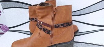 SKVĚLÉ NADKOTNÍKOVÉ KOZAČKY-FOOTFLEX-vel. 40 - 5