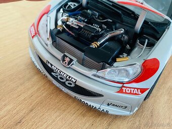 Peugeot 206 WRC AUTOart 1:18 - 5