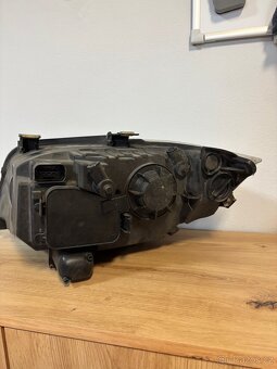 Pravý světlomet BMW E90 - 5