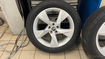 Škoda volans alu disky +goodyear R17 5x100 205/55 JAKO NOVÉ - 5