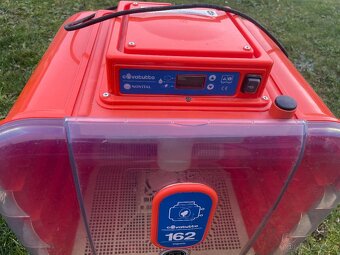 Covattuto poloautomatická líheň na 162 vajec - 5