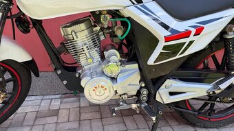 Dafier def125-8A, 125 ccm 7,9 kw - 5