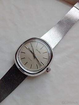 Krásné funkční postříbřené hodinky Zentra - 5