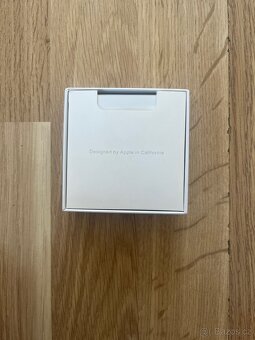 AirPods 4 generace - 5