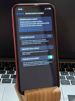 iPhone XR 64GB + příslušenství - 5