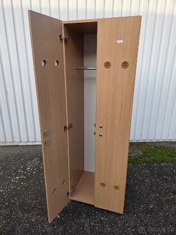 Dvojdilný dřevĕný šatník  ,šatní skříň ,pracovní skříň - 5