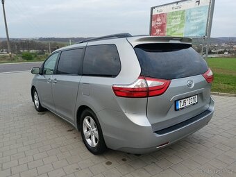 TOYOTA PREVIA/SIENNA LE 3,5 V6 2016  8  MÍST TOP STAV - 5