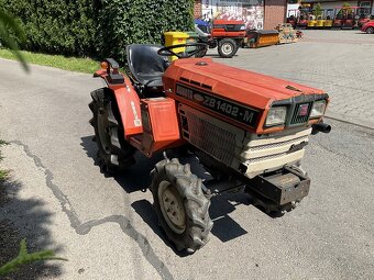 Japonský malotraktor Kubota B1402 - 5