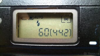 Nikon Coolpix 8400 - sleva - 5