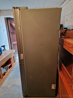 Prodám ,,Americkou lednici LG,s výrobou ledu - 5