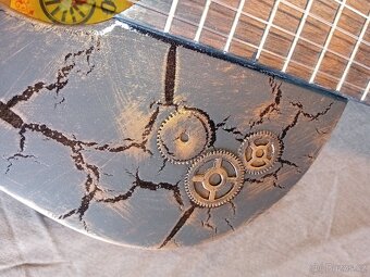 Steampunková Španělská Kytara - Japenec značky Shero guitars - 5
