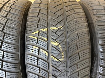 KOMPLETNÍ SADA ZIMNÍCH PNEU 225/40 R18 92W VREDESTEIN 2023 - 5