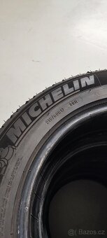 Jako nové 215/60/17 Michlin Primacy 3, DOT 2423 - 5