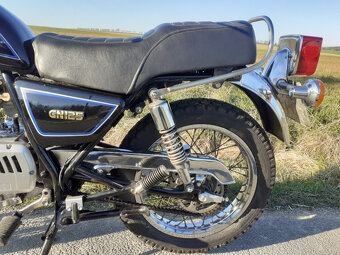 Suzuki GN 125 - 5