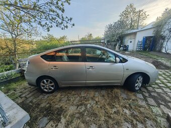 Toyota Prius II - 5