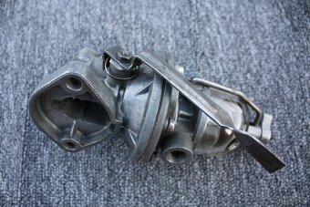 Tatra 600 Tatraplan - AC pumpa Solex DP 31-294-330 - 5