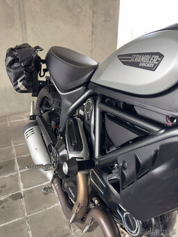 DUCATI SCRAMBLER ICON DARK 800 - 5