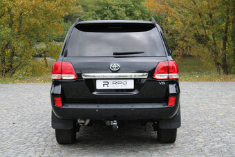 Toyota Land Cruiser 200 4.5 D4-D Luxury / 210 kW / Tažné - 5