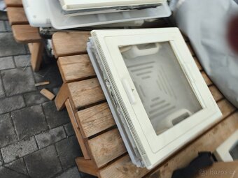 Střešní okno do karavanu - 5