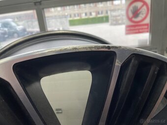 Disk z Ranger Rover Velar - 5