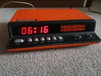 Universum -radio,hodiny,budik - 5