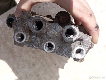 Ventil nadvihnutia návesu wabco - 5