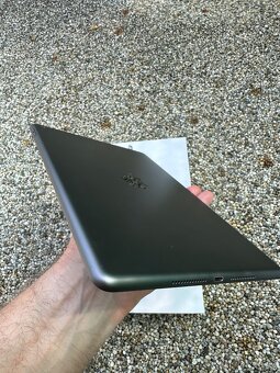 iPad 9 2022 - 9.generace - 5