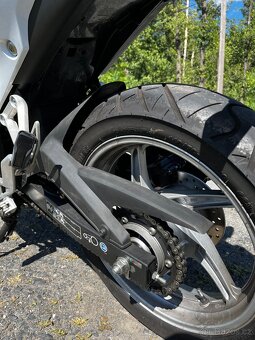 Honda CBR250R – ideální motorka pro začátečníky a ženy - 5