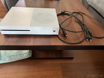 Xbox one S 1TB + hry bez ovladače - 5