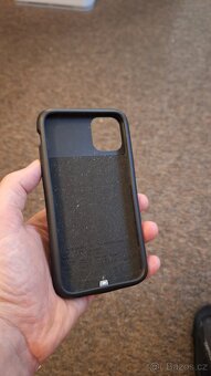 Powerbanka a obal v jednom iPhone 11 - 5