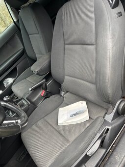 Audi A3 1.6i 8P 3dvéř - 5
