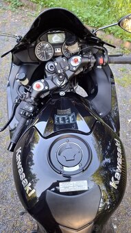 Kawasaki zzr 1400 2012 - 5