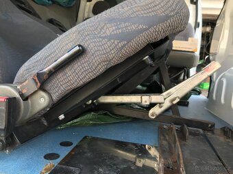 Trojsedačka dělená sedadla+ stěna RENAULT TRAFIC - 5