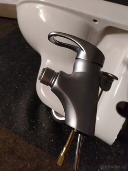 Bidet Ideal Standard + Baterie Grohe - 5
