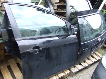 Prodám dveře na Ford Focus Mk2 kombi - 5