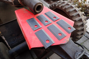 vari - dvoububnová sekačka Jikov BDR 700 + nové nože - 5