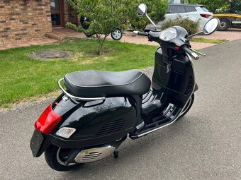 Vespa GTS Super 300 - 5